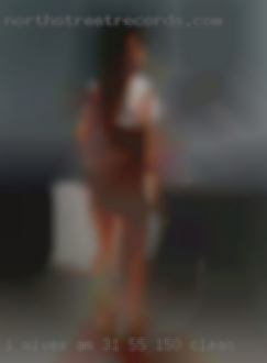 I wives am 31 5'5 150 clean ddf looking oral bottom.